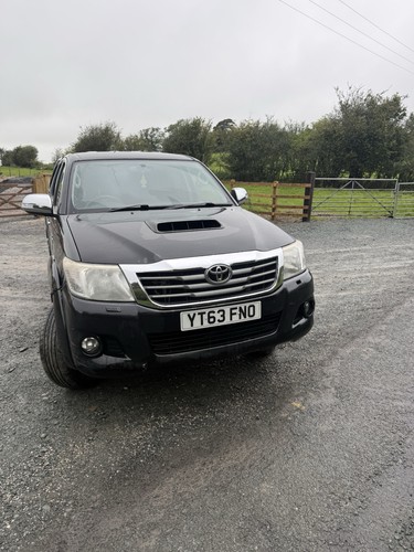 Toyota hilux pickup 4x4 - toyota,