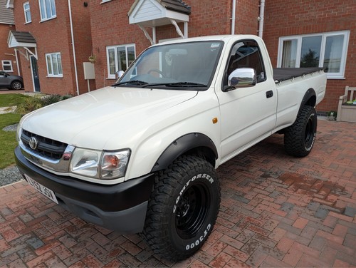 Toyota hilux pickup truck - toyota,